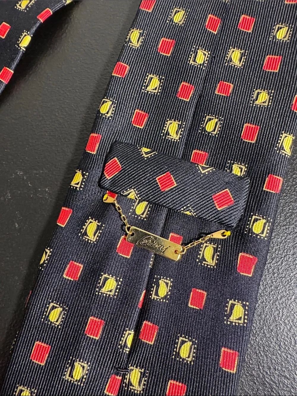 Brioni mens black square geometric pattern 100% silk neck tie EUC